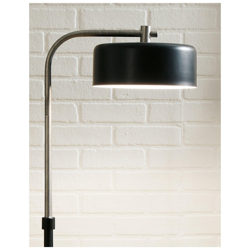Eliridge Floor Lamp Ash-L206061